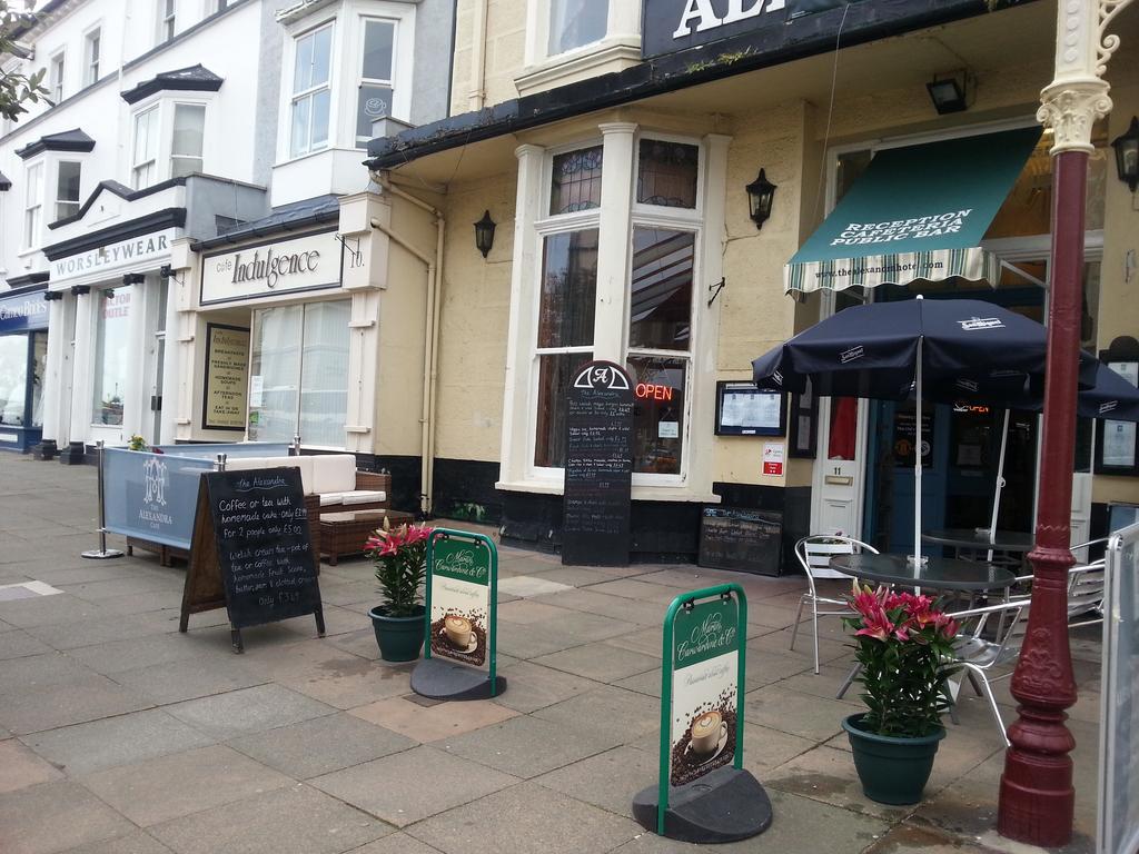The New Alexandra Hotel Llandudno Luaran gambar