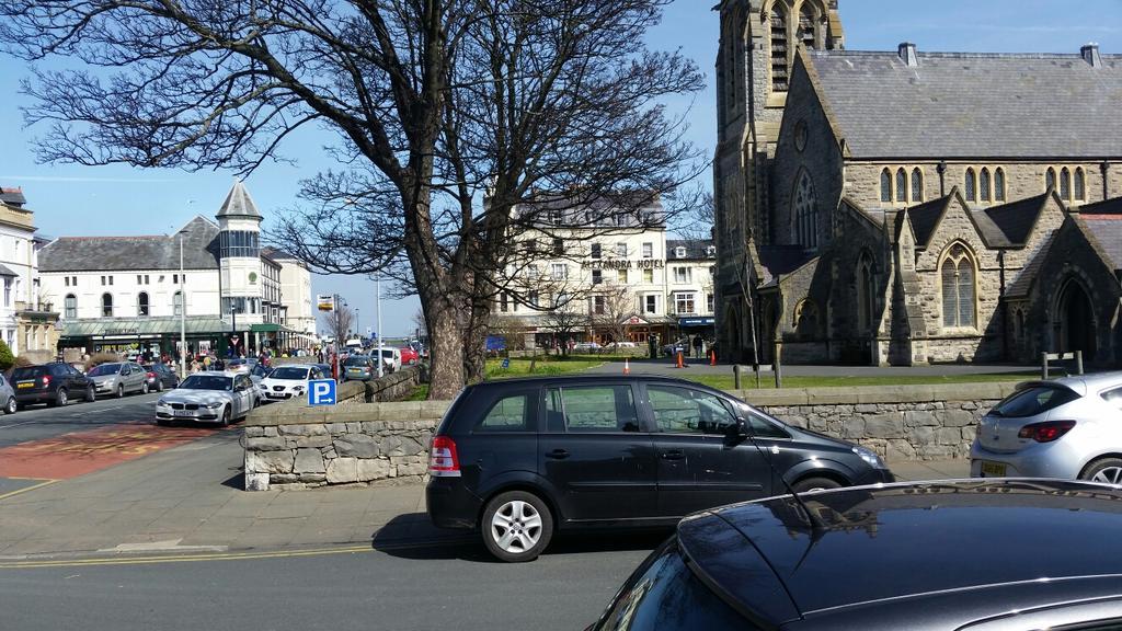 The New Alexandra Hotel Llandudno Luaran gambar