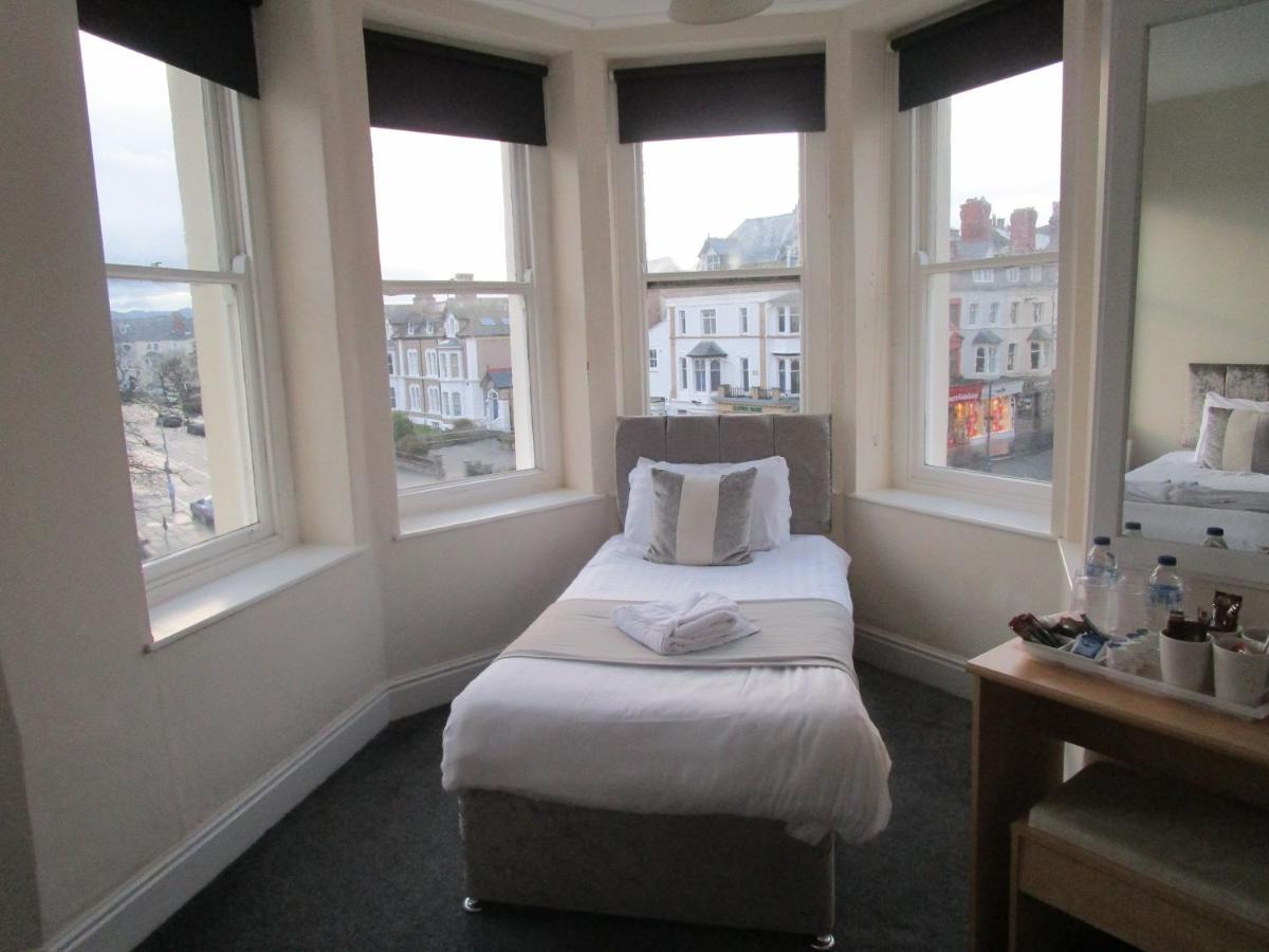 The New Alexandra Hotel Llandudno Luaran gambar